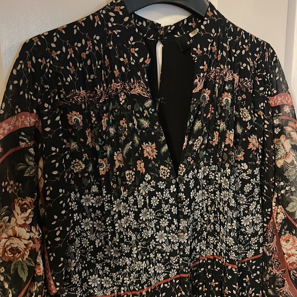 Adelyn Rae Floral Romper - Picture 6 of 9